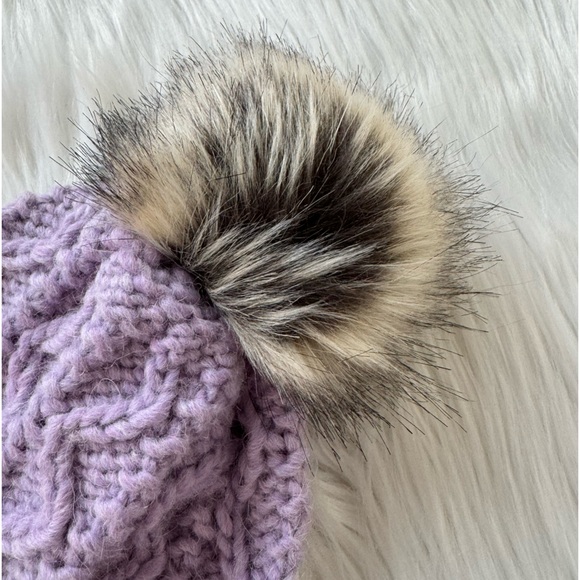Women’s Nardi & Tagliaferri Lilac Light Purple Knit Winter Pom Pom Hat - Picture 4 of 16